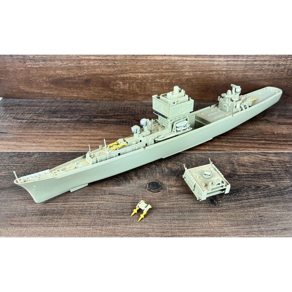 USS Long Beach Nuclear Cruiser Built Plastic Model - Picture 1 of 13
